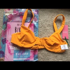 Moana Bam Bam NWT MEDIUM